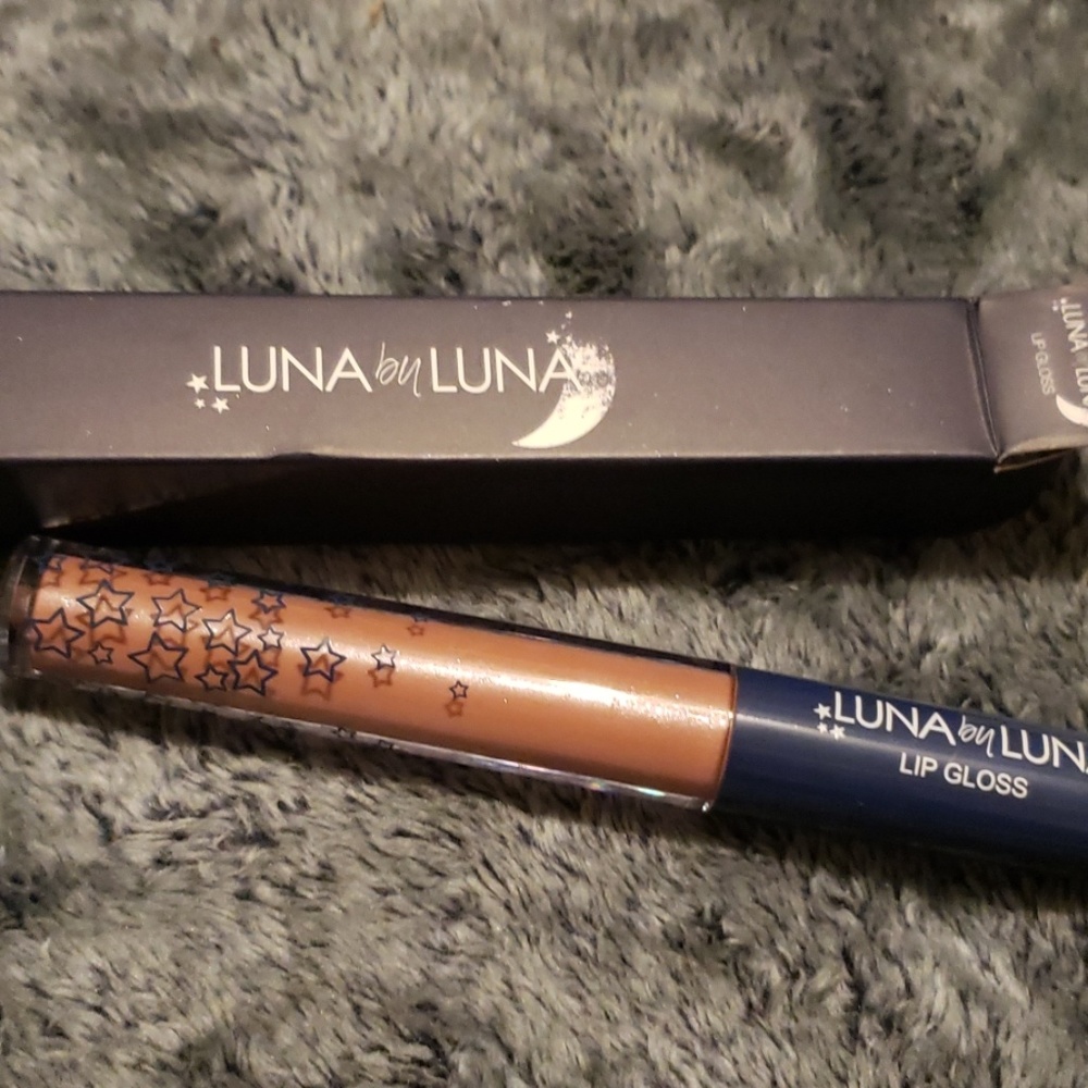 Luna by luna lipgloss